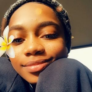 Meet your Posher, Simone